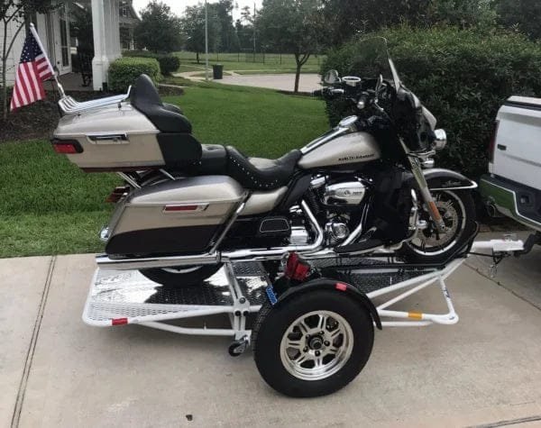 White_Single_Ride_Up_Trailer_with_Harley_1800x1800-600x475-2-3.jpg