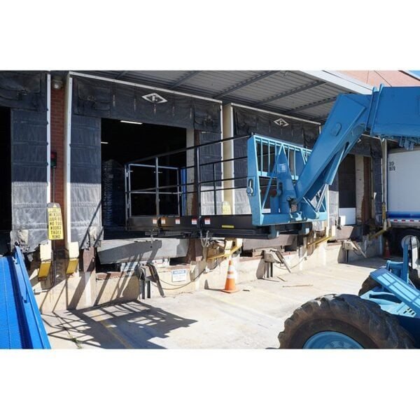 blue-diamond-attachments-4-x-6-work-platform-forklift-117010-6-600x600-1.jpg